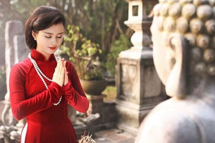 Nằm mơ thấy bản thân đi chùa và có vái lạy