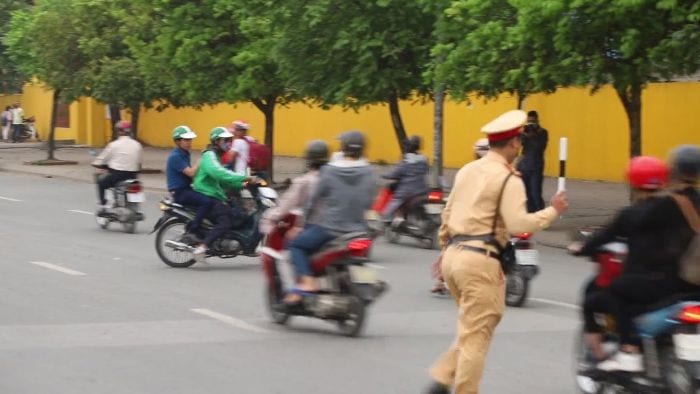 Mơ thấy em gái bị công an đuổi bắt là giấc mơ ẩn chứa điềm lành trong tương lai